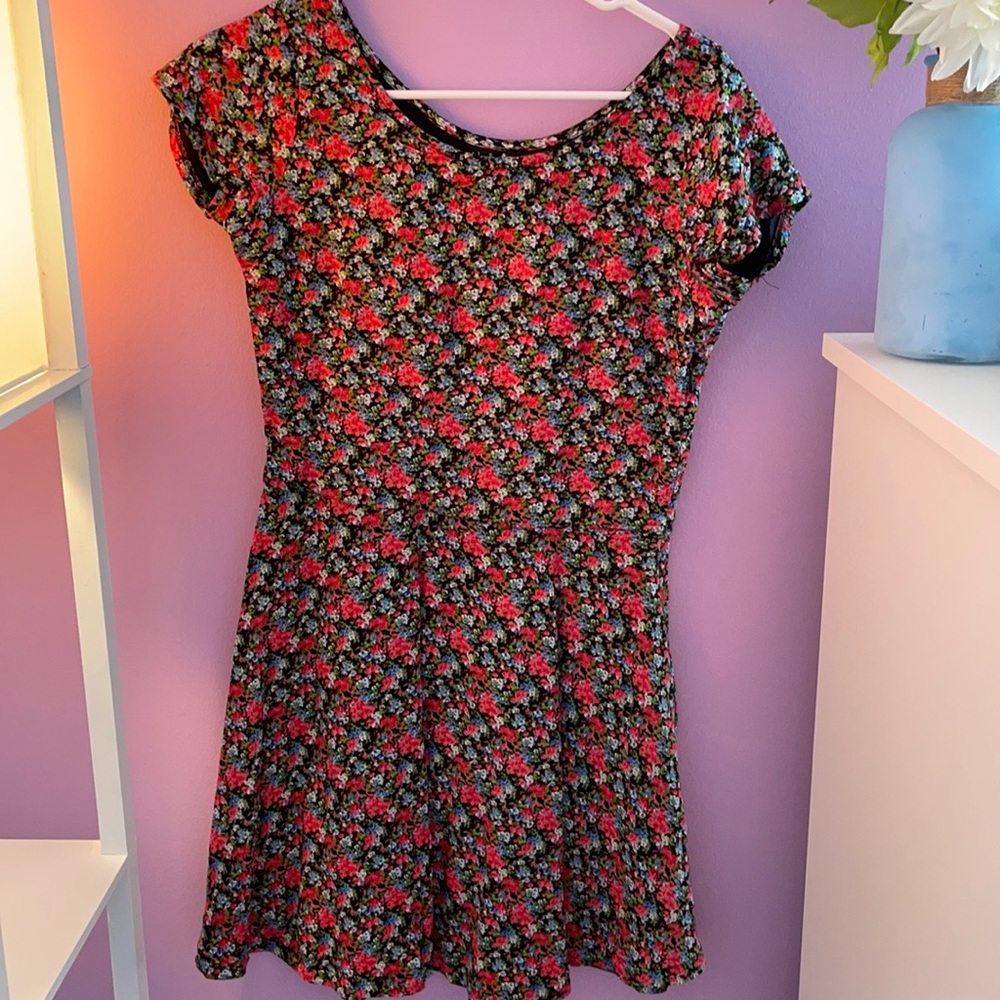 Spring dress - Picture 5 of 5